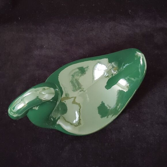 Lovely Green Ceramic Swan Guest Towel Holder - Picture 4 of 6